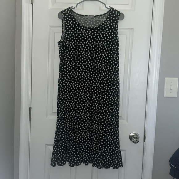 Women’s dress size large - Picture 2 of 4